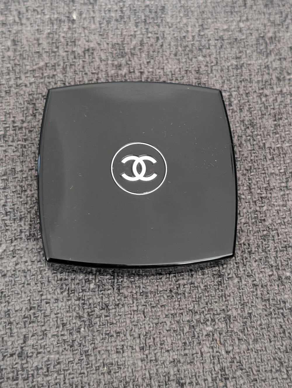 CHANEL four pan